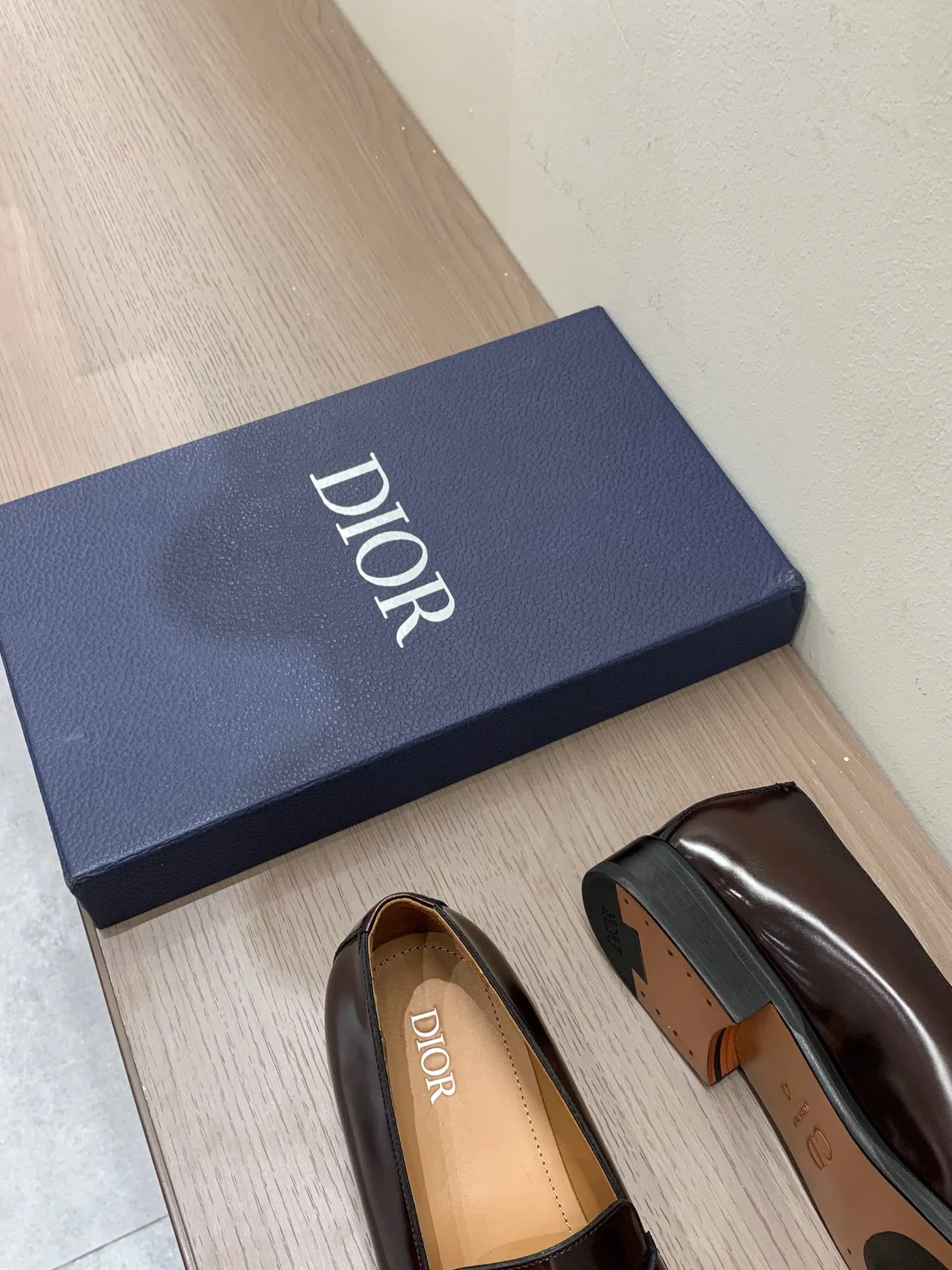 [Dior] Top P: 960💰 Standard code 39-44 (38.45.46 custom-made, non-returnable and non-exchangeable) Dior Dior's latest high-end men's boutique casual leather shoes, imported cowhide upper, water-dyed cowhide lining, imported leather outsole, perfect details are impeccable.